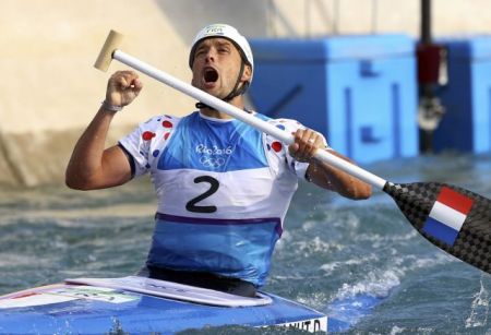 Κανόε σλάλομ: Ο Γάλλος Ντενίς Σανό πήρε το χρυσό