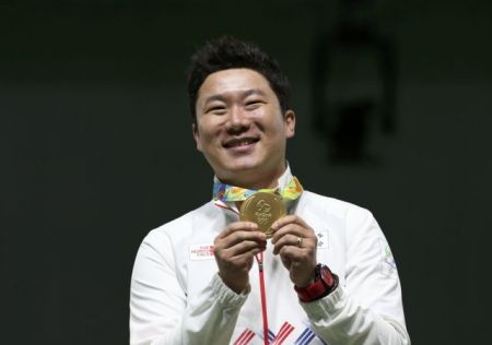 Σκοποβολή (Α): Έγραψε Ιστορία ο Τζονγκό Τζιν με 3ο διαδοχικό χρυσό στα 50μ.