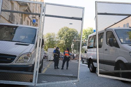 Ανδρας έβαλε φωτιά και επιτέθηκε με μαχαίρι σε επιβάτες τρένου στην Ελβετία