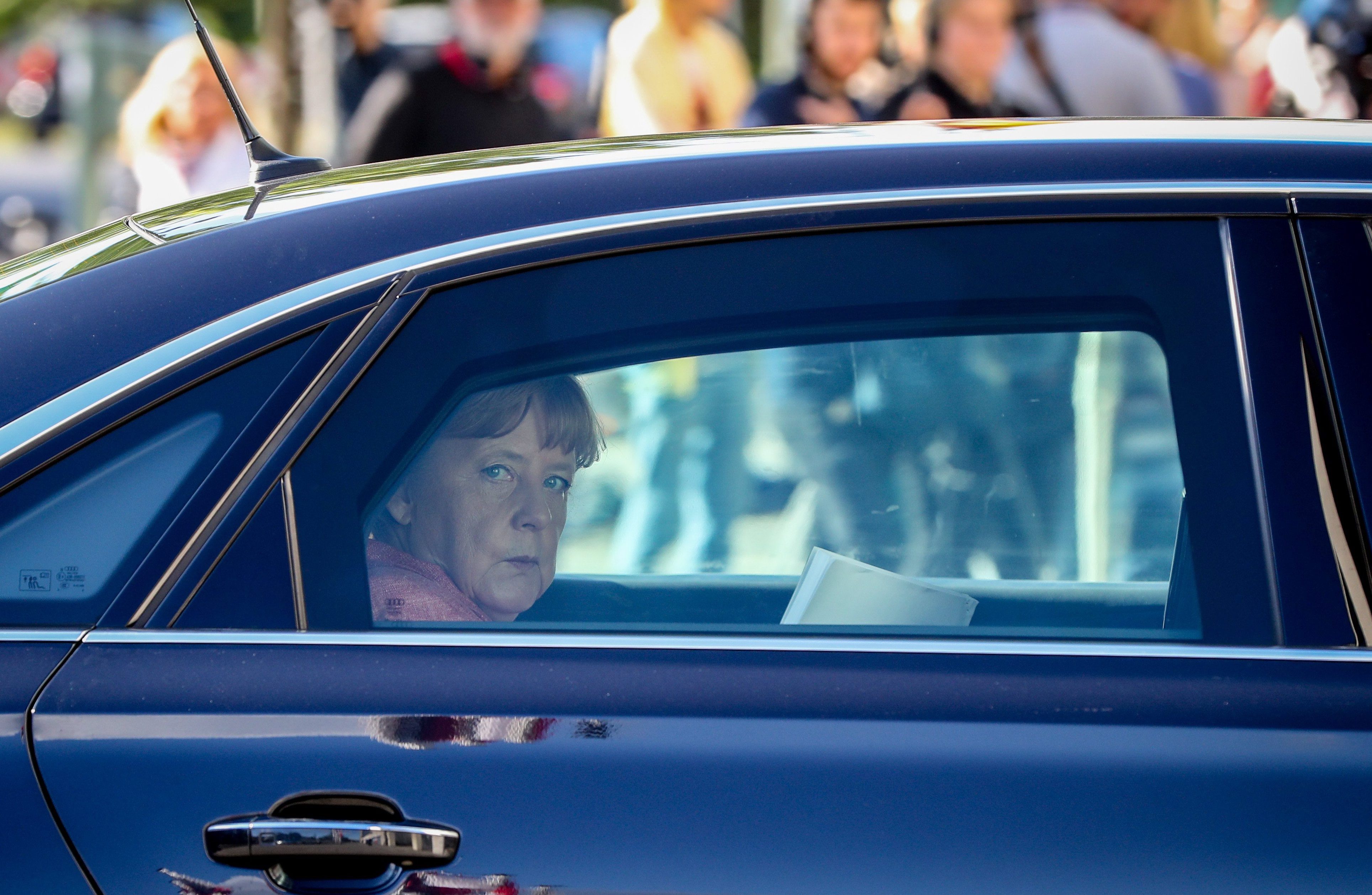 Οι φόβοι της Μέρκελ παίρνουν μορφή – Κόμμα και σύμμαχοι «βράζουν»