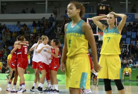 Μπάσκετ (Γ): Η Σερβία απέκλεισε την Αυστραλία με 73-71