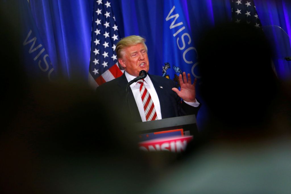 Ανασχηματισμός στο επιτελείο του Τραμπ-Ενισχύονται οι «σκληροί»