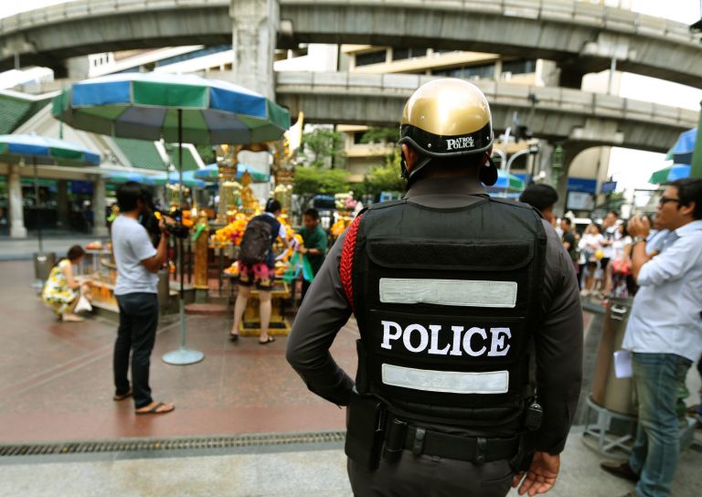 Ταϊλάνδη: 15 συλλήψεις για τις επιθέσεις σε τουριστικά θέρετρα | tovima.gr