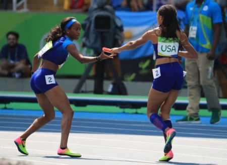 Στίβος (Γ): Οι ΗΠΑ εκτός τελικού από τα 4Χ100μ.