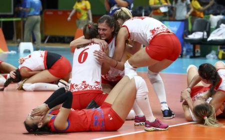 Βόλεϊ (Γ): Στον τελικό η Σερβία αποκλείοντας τις ΗΠΑ