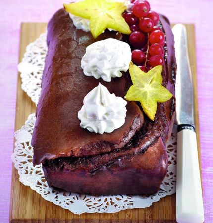 Σοκολατένιο σαβαρέν με φρούτα