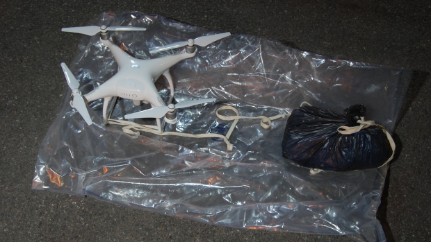 Βρετανία: Στέλνουν με drones ναρκωτικά στις φυλακές | tovima.gr