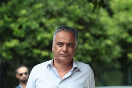 Γιατί ο Σκουρλέτης ζητά αυξημένη πλειοψηφία στη ψήφιση των μέτρων