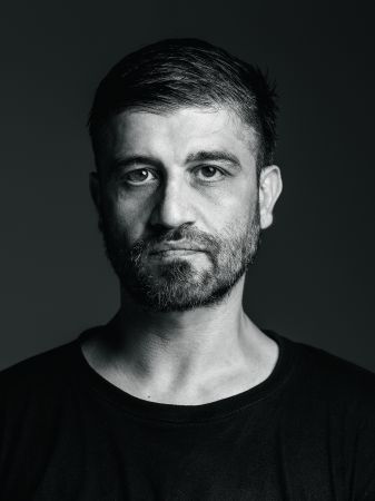 11 ερωτήσεις στον Σίμο Κακάλα