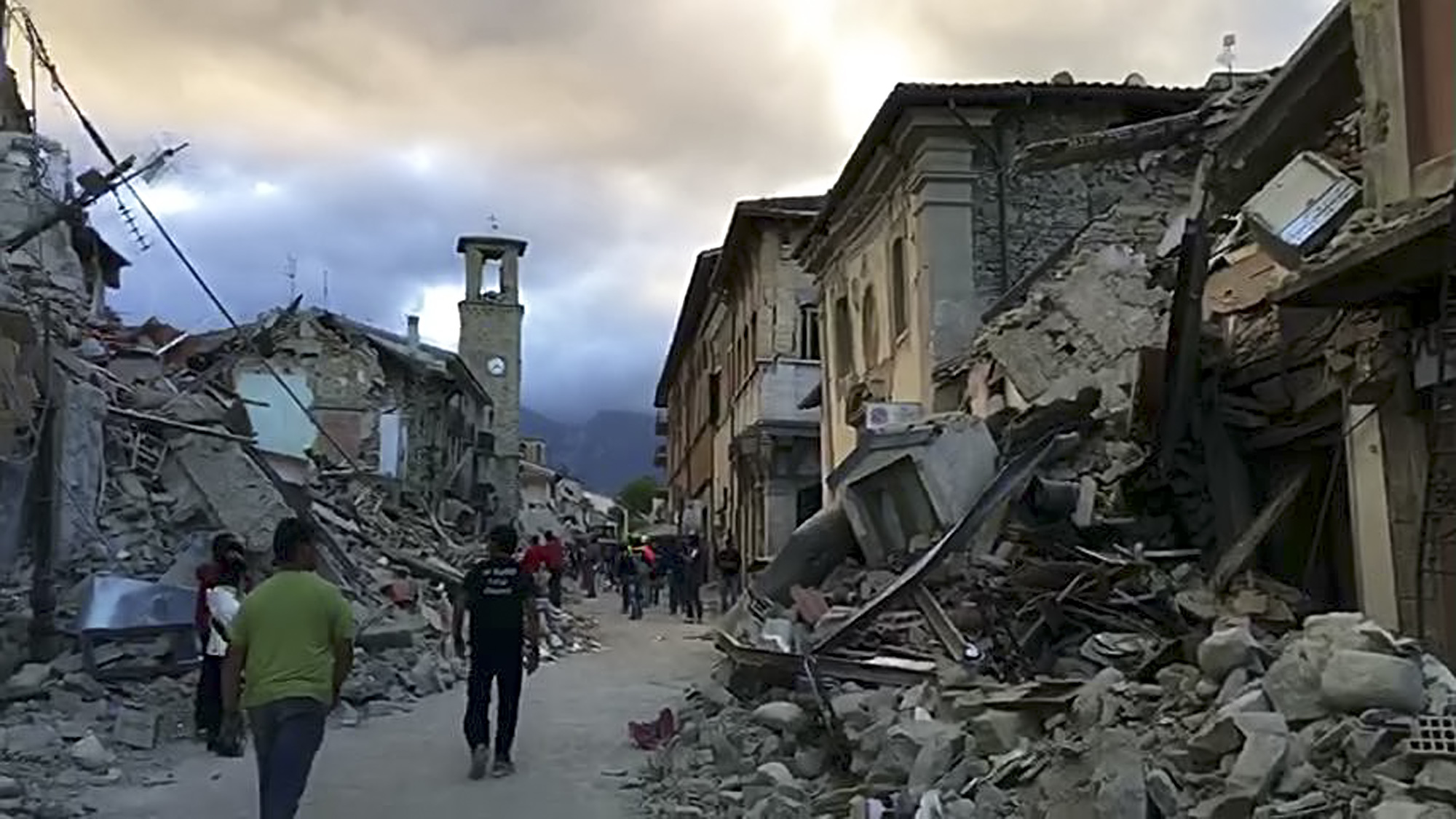 Σεισμός 6,2 Ρίχτερ ισοπέδωσε χωριά στην Κεντρική Ιταλία – Τουλάχιστον 38 νεκροί