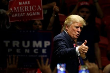 Τα ταχυδακτυλουργικά κόλπα του Τραμπ για την οικονομία