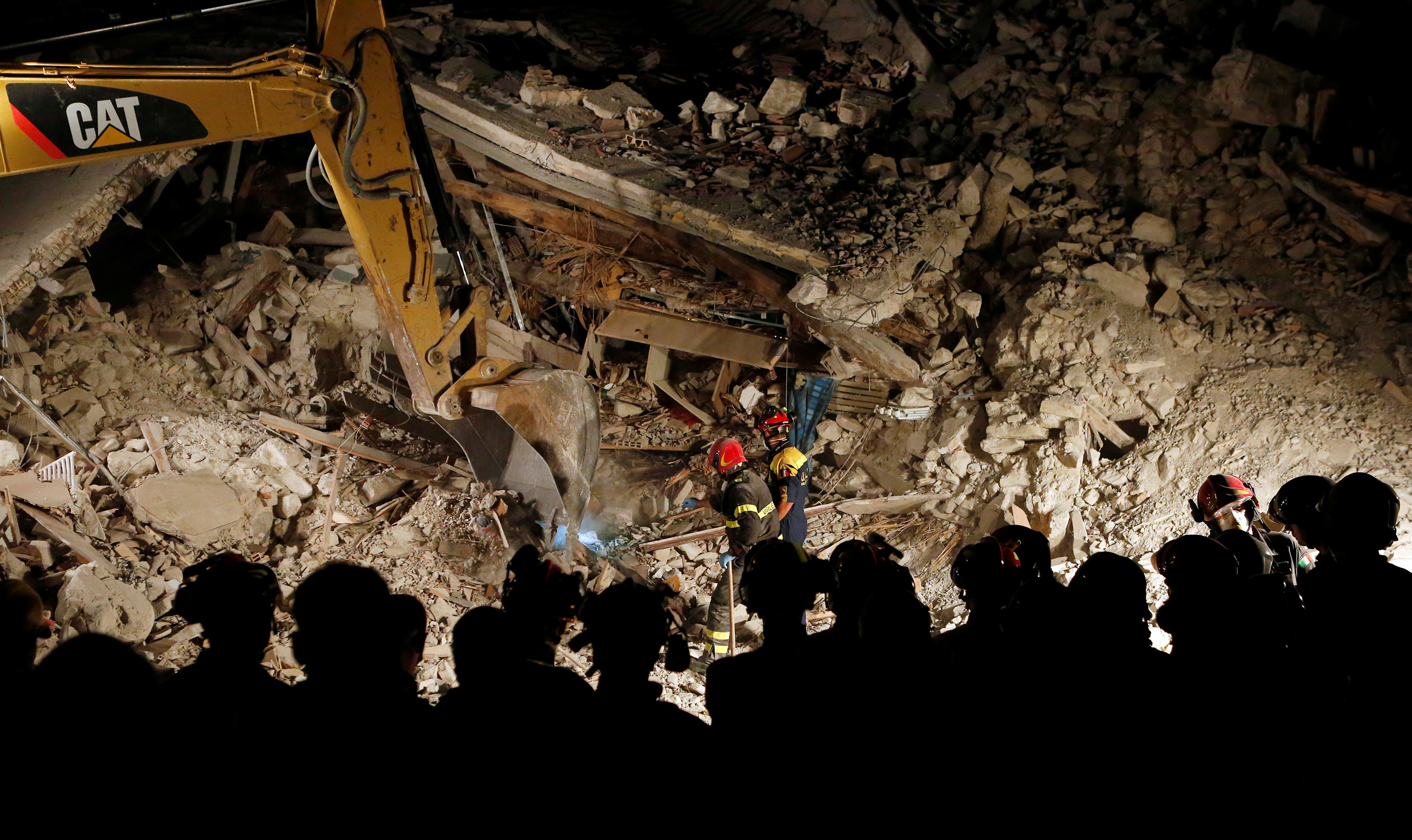 Τουλάχιστον 252 νεκροί, δεκάδες αγνοούμενοι από τον φονικό σεισμό στην κεντρική Ιταλία