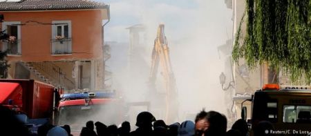 Ιταλία: Πρόσφυγες βοηθάνε τους σεισμοπαθείς