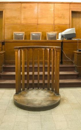 Στο σκαμνί στελέχη του Δημοσίου για άδεια σε ΙΕΚ