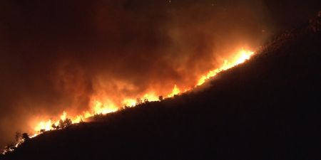 Χανιά : Υπό μερικό έλεγχο η φωτιά στα Φαλάσαρνα