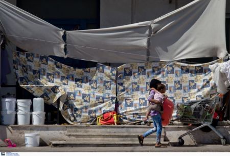 ΙΣΑ: Νέα υγειονομική βόμβα για πρόσφυγες στην καρδιά της Αθήνας