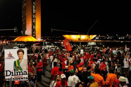 Δέκα λεπτά δημοσιότητας για τους γερουσιαστές που ξηλώνουν την Ρουσέφ