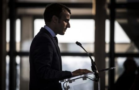 Σχέδιο για τη «μεταμόρφωση» της χώρας θα προτείνει ο Μακρόν
