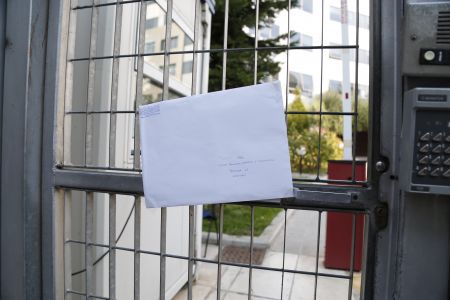 Παρατείνεται για τρίτη ημέρα το θρίλερ της δημοπράτησης των τηλεοπτικών αδειών