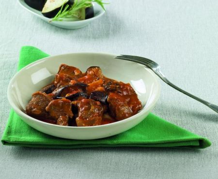 Μοσχαρίσια μάγουλα με μελιτζάνα και ντομάτα