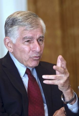 Μάικλ Δουκάκης: Αν θέλεις να βγάλεις λεφτά, απλώς μην μπεις στην πολιτική