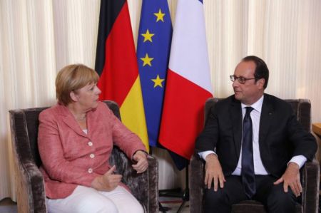 Στον Ολάντ η Μέρκελ την Πέμπτη για το Brexit εν όψει Μπρατισλάβας