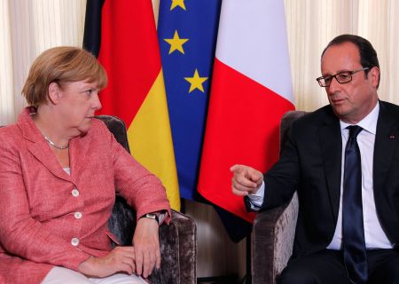 DW: Η συμμετοχή Ολάντ στη Σύνοδο του Νότου πρόκληση για τη Μέρκελ