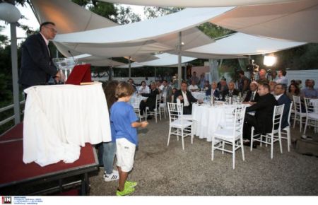 Επίθεση και… ξύλο στην κλήρωση της Football League