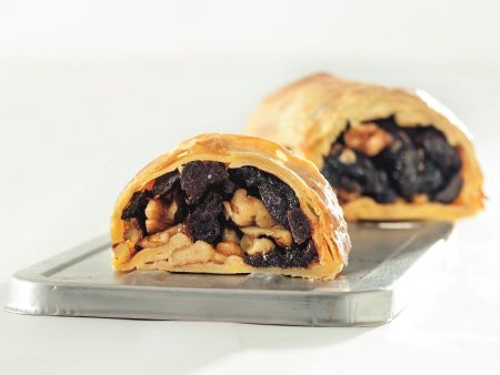 Η ΠΡΟΤΑΣΗ ΤΗΣ ΗΜΕΡΑΣ Ρολάκια κανέλας με δαμάσκηνα