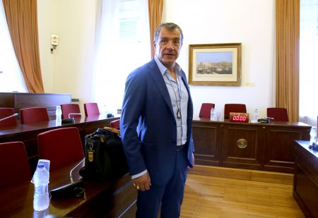 Στο ΠΑΣΟΚ η ευθύνη για το ναύαγιο, λέει ο Στ.Θεοδωράκης