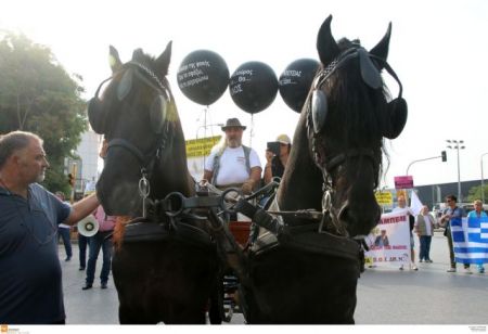 Πορεία διαμαρτυρίας για τις ελλείψεις στη Δημόσια Υγεία στη Θεσσαλονίκη