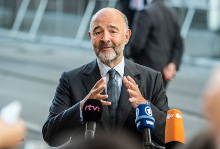 Μοσκοβισί: Αναγκαία τα μέτρα για το χρέος για πρόσβαση της Ελλάδας στις αγορές