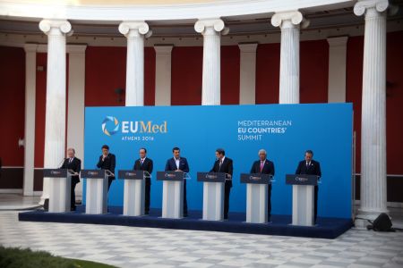 Τσίπρας: Οφείλουμε να απαντήσουμε στην περιχαράκωση και την ξενοφοβία