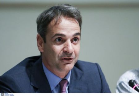 Mitsotakis to meet with social partners on Tuesday