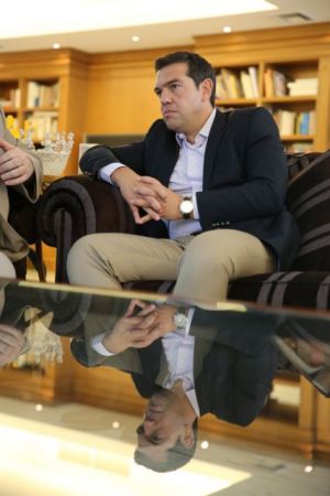 Οποιος δεν είναι μαζί μας είναι εναντίον μας…