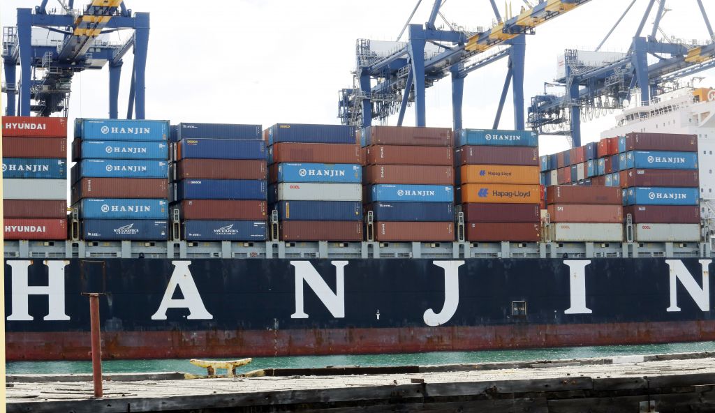 Υπό κατάρρευση ο ναυτιλιακός κολοσσός Hanjin Shipping