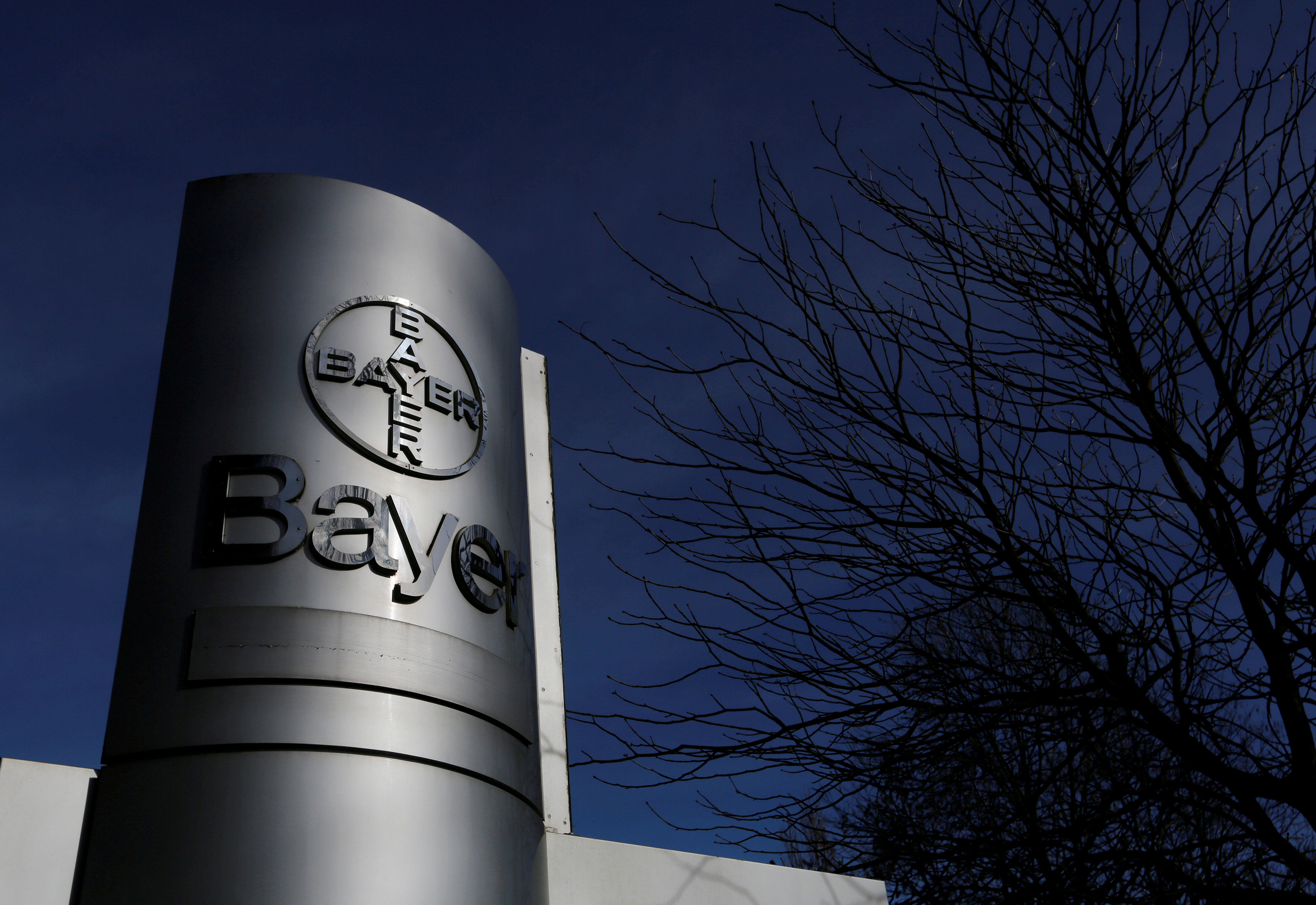 «Έκλεισε» η συγχώνευση Bayer-Monsanto