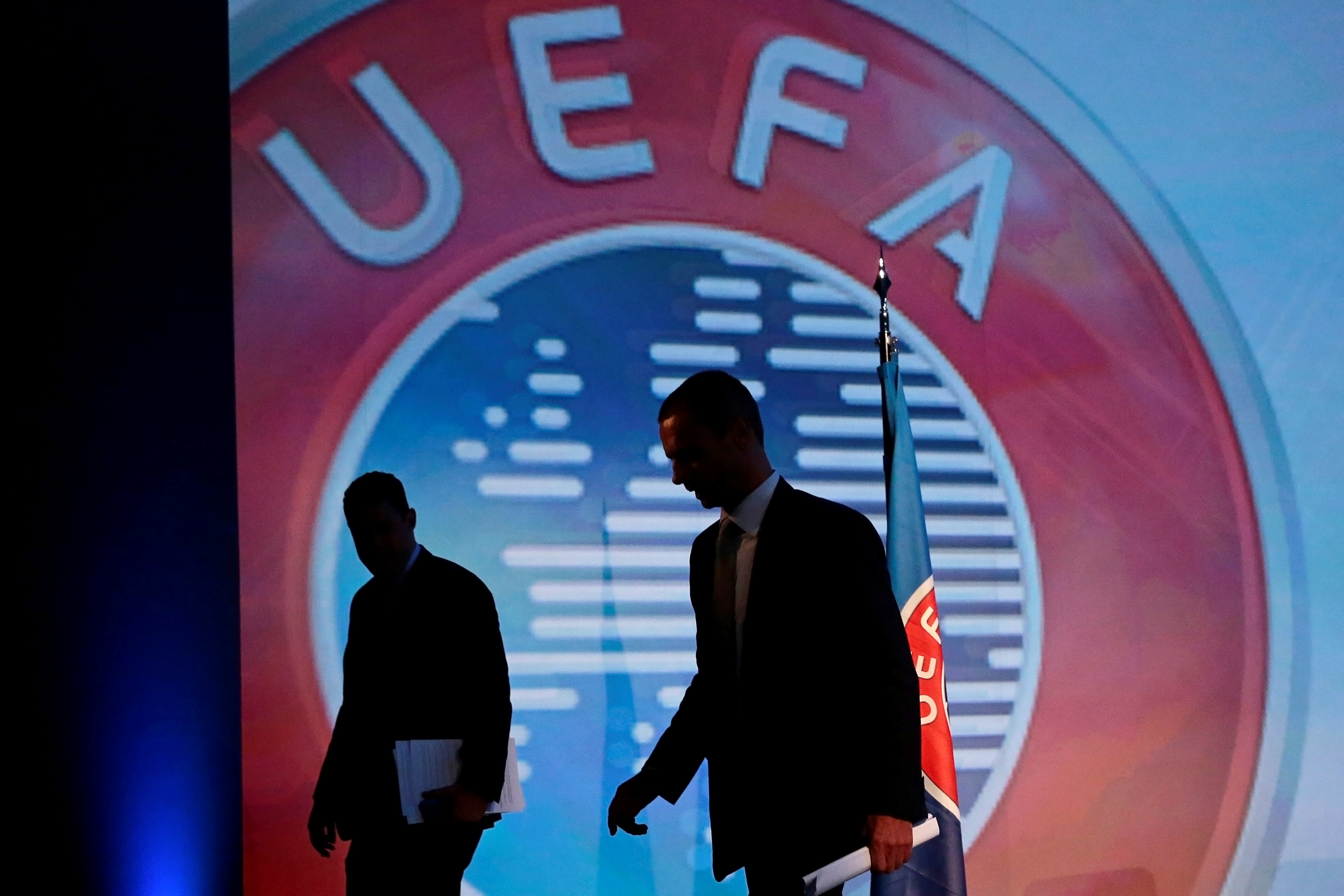 Η UEFA απειλεί με αποκλεισμό την Ελλάδα