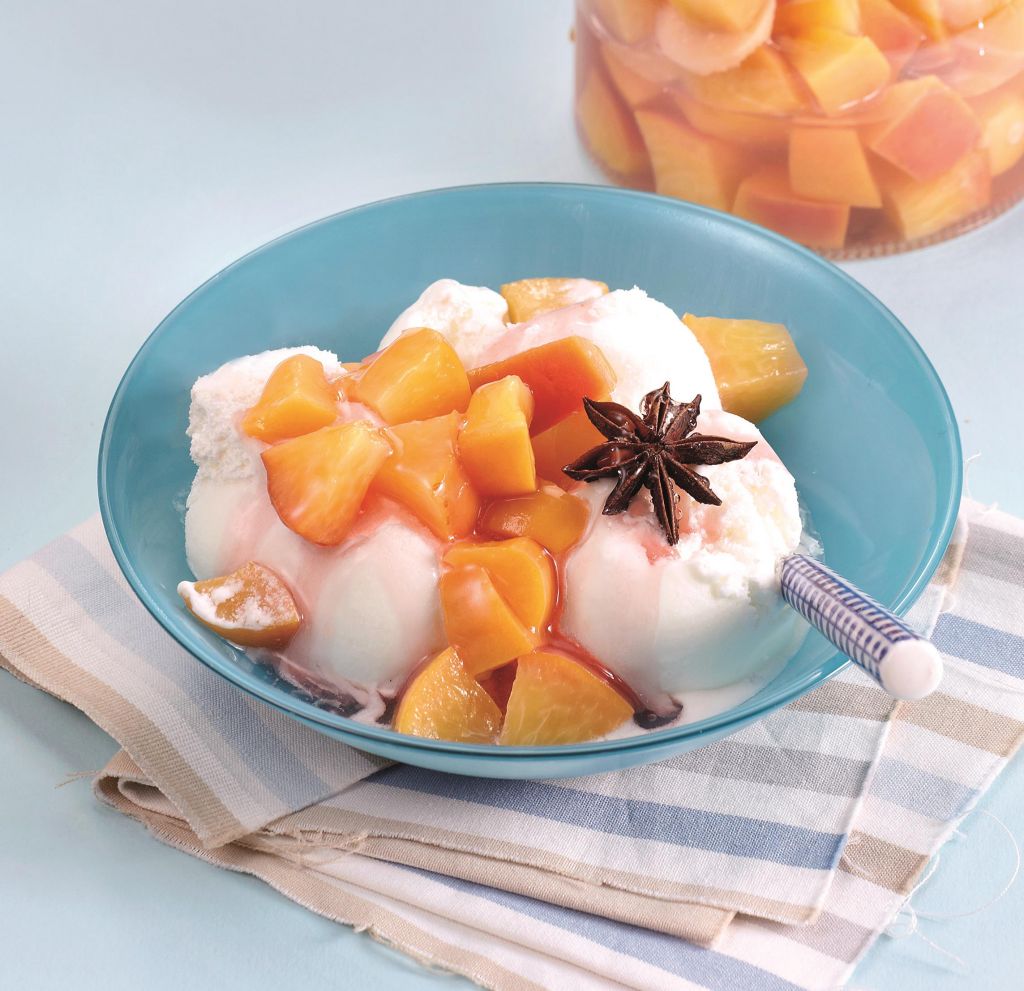 Μαριναρισμένα ροδάκινα με μπαχαρικά