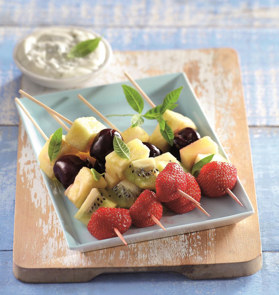 Η ΠΡΟΤΑΣΗ ΤΗΣ ΗΜΕΡΑΣ Φρουτοσουβλάκια με κρέμα μασκαρπόνε