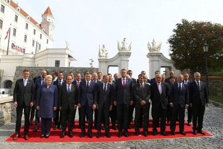Τσίπρας:Φεύγω συγκρατημένα αισιόδοξος-Μέρκελ:Δεν τηρούμε επαρκώς την υπόσχεση στους Ευρωπαίους για ευημερία – Ολάντ: Η ΕΕ μπορεί να προχωρήσει μετά το Brexit