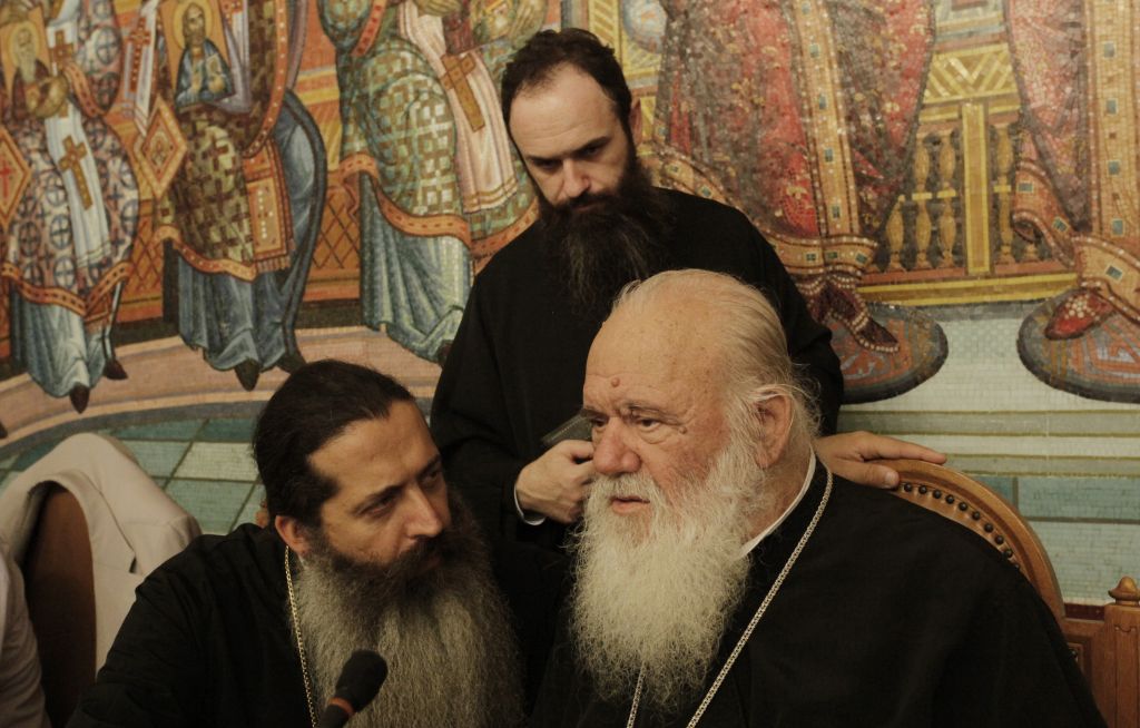 Ιερώνυμος: Απαράδεκτα και επικίνδυνα τα προγράμματα του υπουργείου Παιδείας