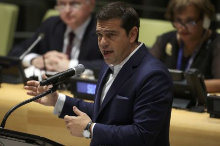 Συλλογική υπόθεση το προσφυγικό, τονίζει από τον ΟΗΕ ο πρωθυπουργός