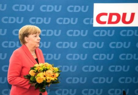 Spiegel: Το σχέδιο της Μέρκελ για να κερδίσει τις εκλογές του 2017