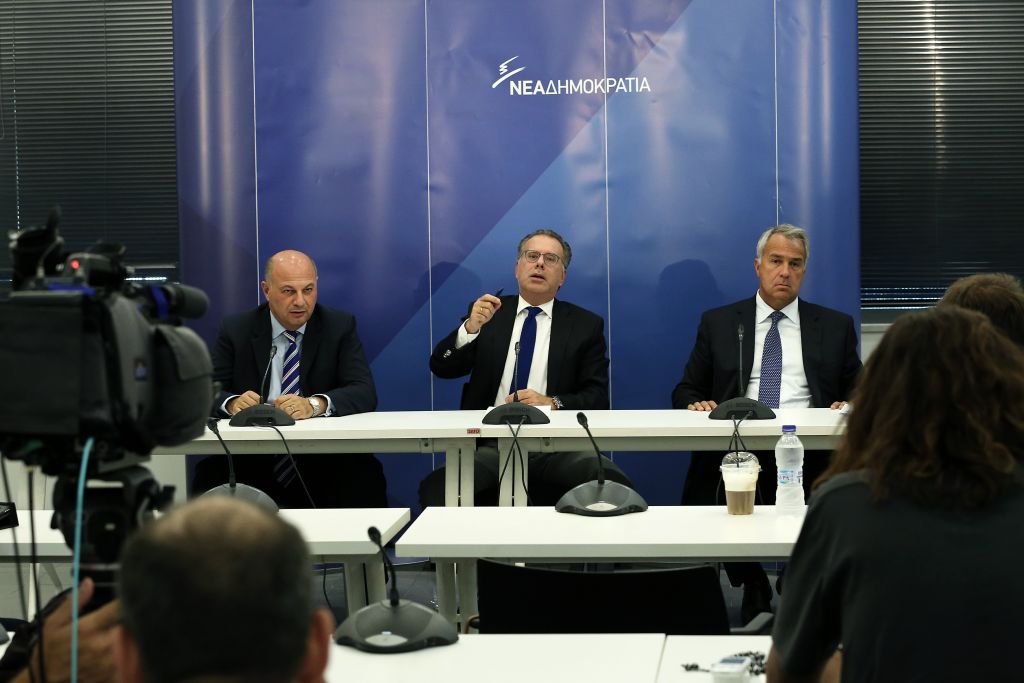 ΝΔ: Μαύρο σύννεφο μαζεύεται πάνω από τη Δημοκρατία