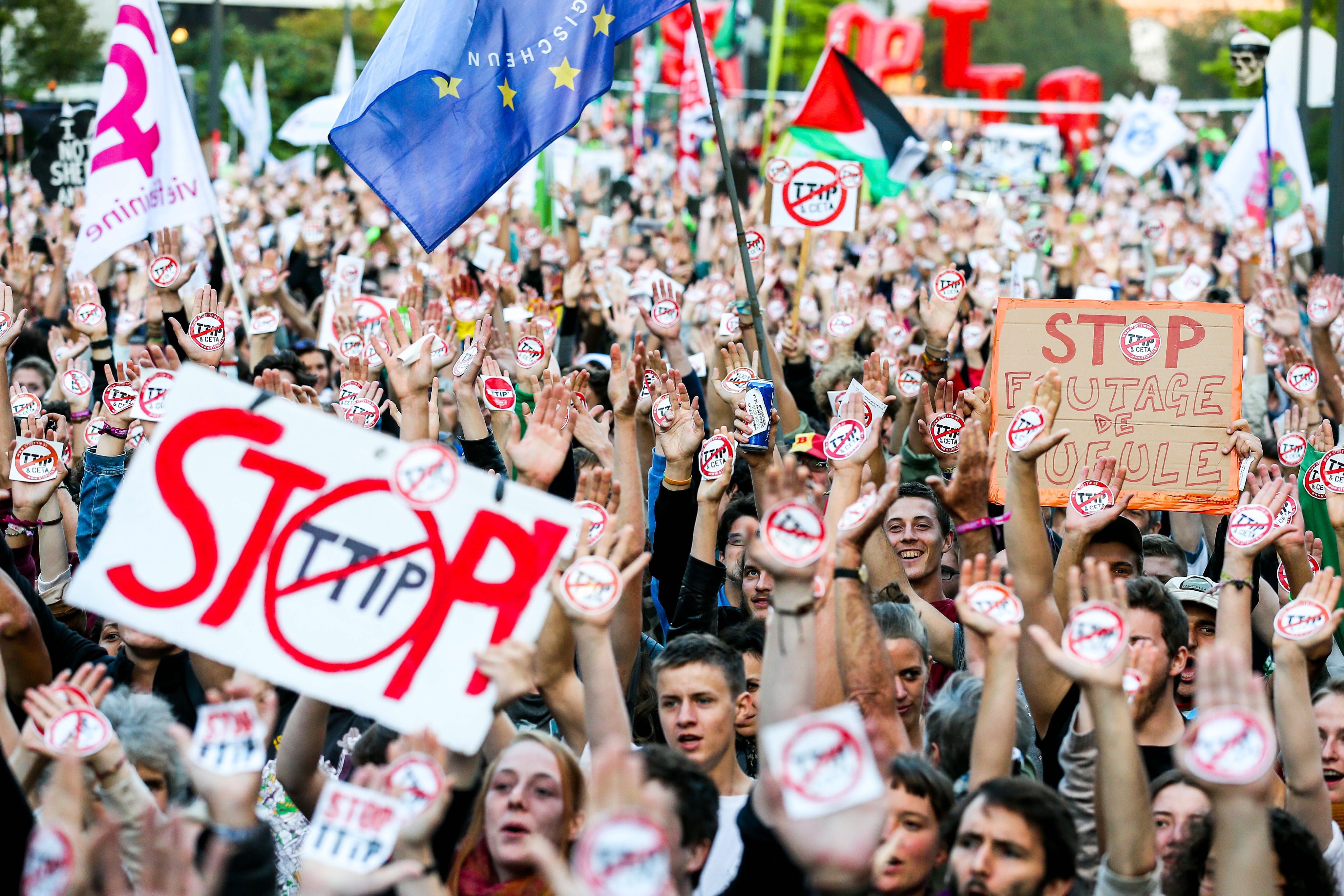 TTIP: Η Ελλάδα ζήτησε προσωρινή αναστολή των διαπραγματεύσεων