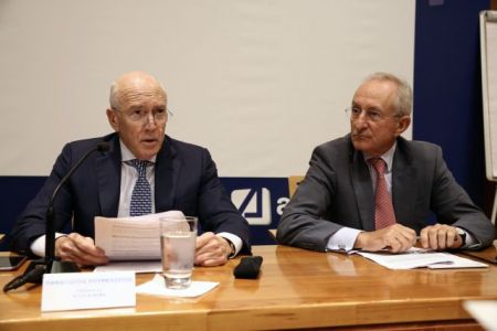 Αγώνας δρόμου για Αττικής και τα 800 εκατ. του ΤΣΜΕΔΕ