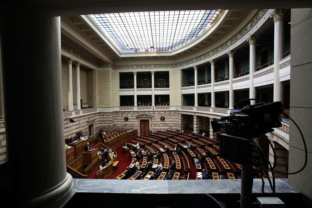 Στις 10 Οκτωβρίου η συζήτηση στη Βουλή για διαφθορά και διαπλοκή