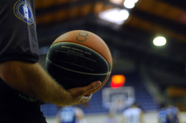 Ορίστηκαν οι διαιτητές για την πρεμιέρα της Basket League | tovima.gr