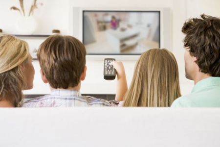 Η «παλιά» TV χάνει το κοινό της